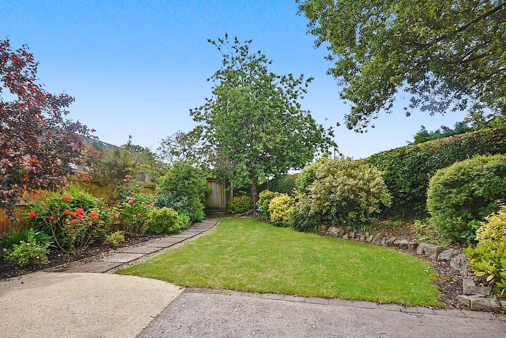 17 Charteris Close, Penarth, CF64 5RT